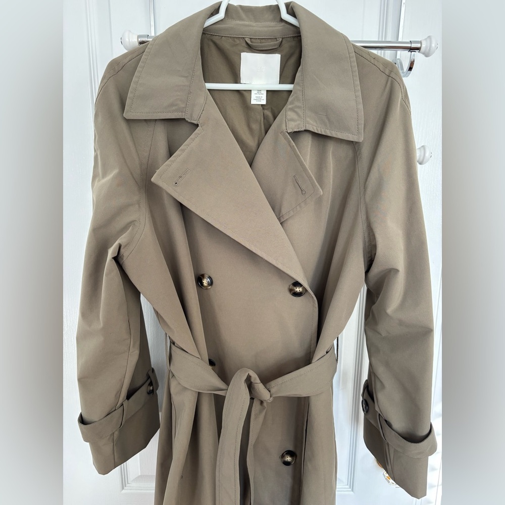 Classic trench coat 🧥 - Picture 2 of 7